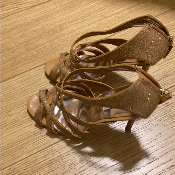 Badgley Mischka Glitery Rose Gold Strappy Sandals - Picture 6 of 6